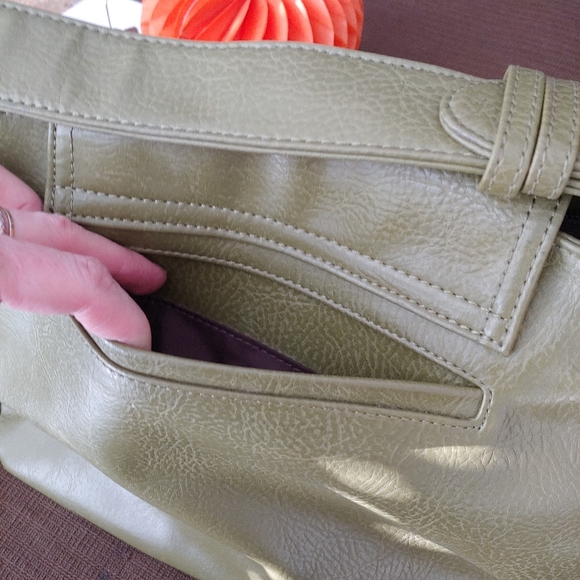 Mat and Nat Army Green tote - Picture 4 of 6